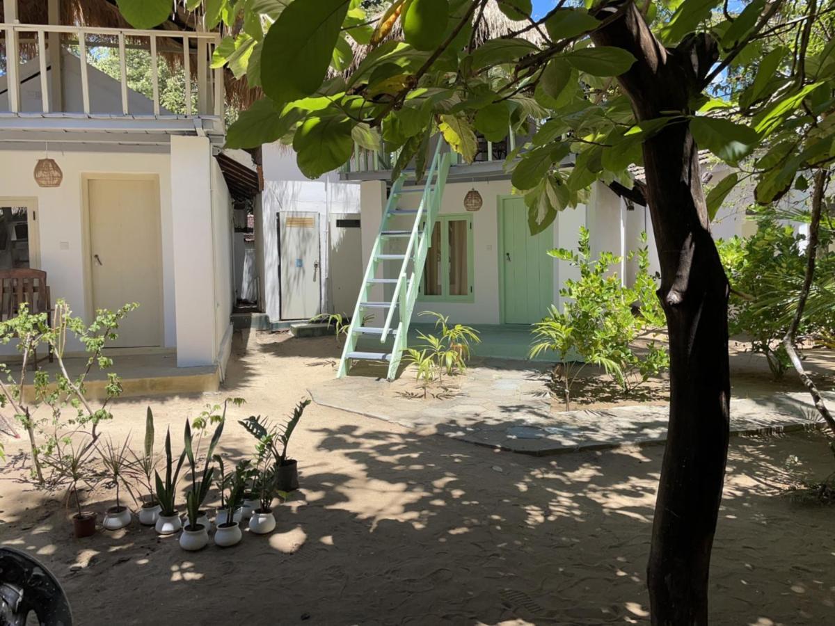 Banana Surf House Hotel Arugam Bay Exterior photo