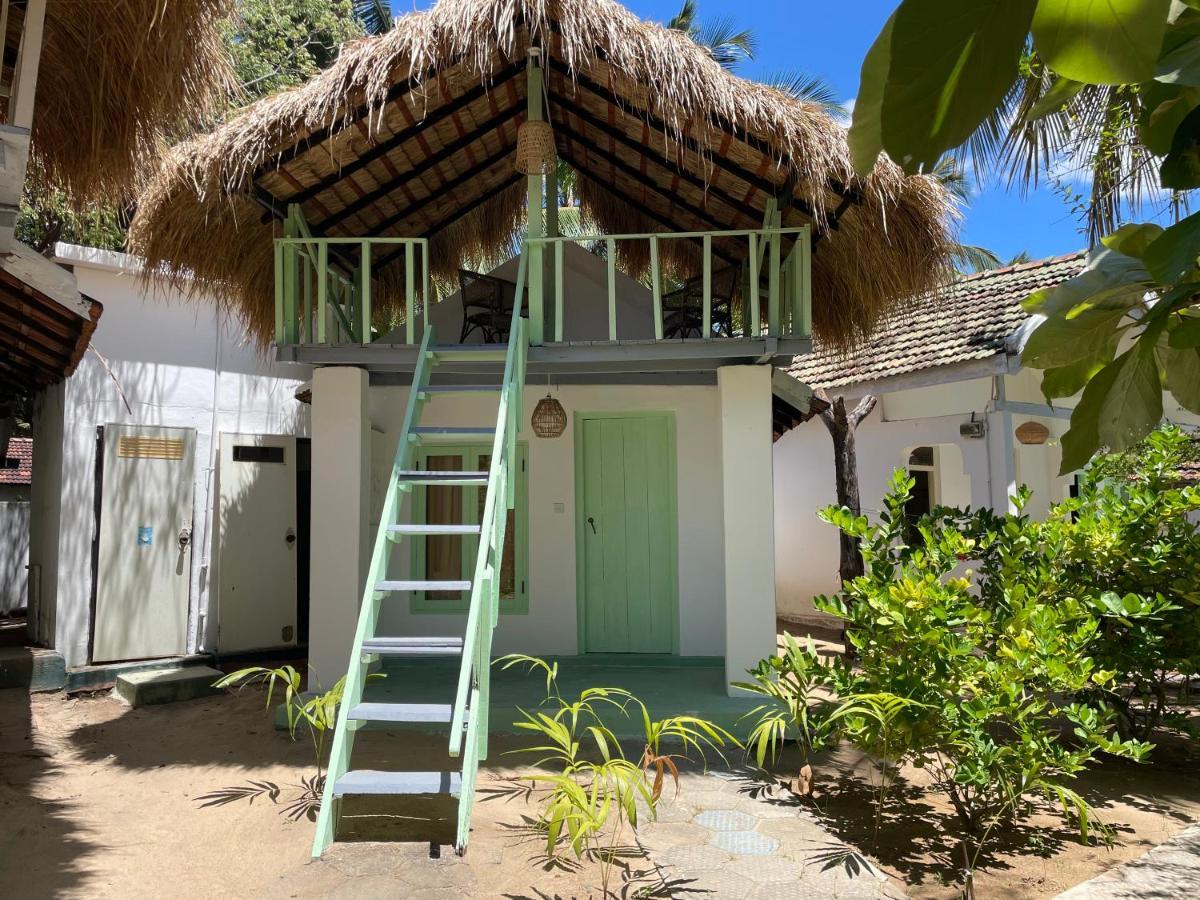 Banana Surf House Hotel Arugam Bay Exterior photo