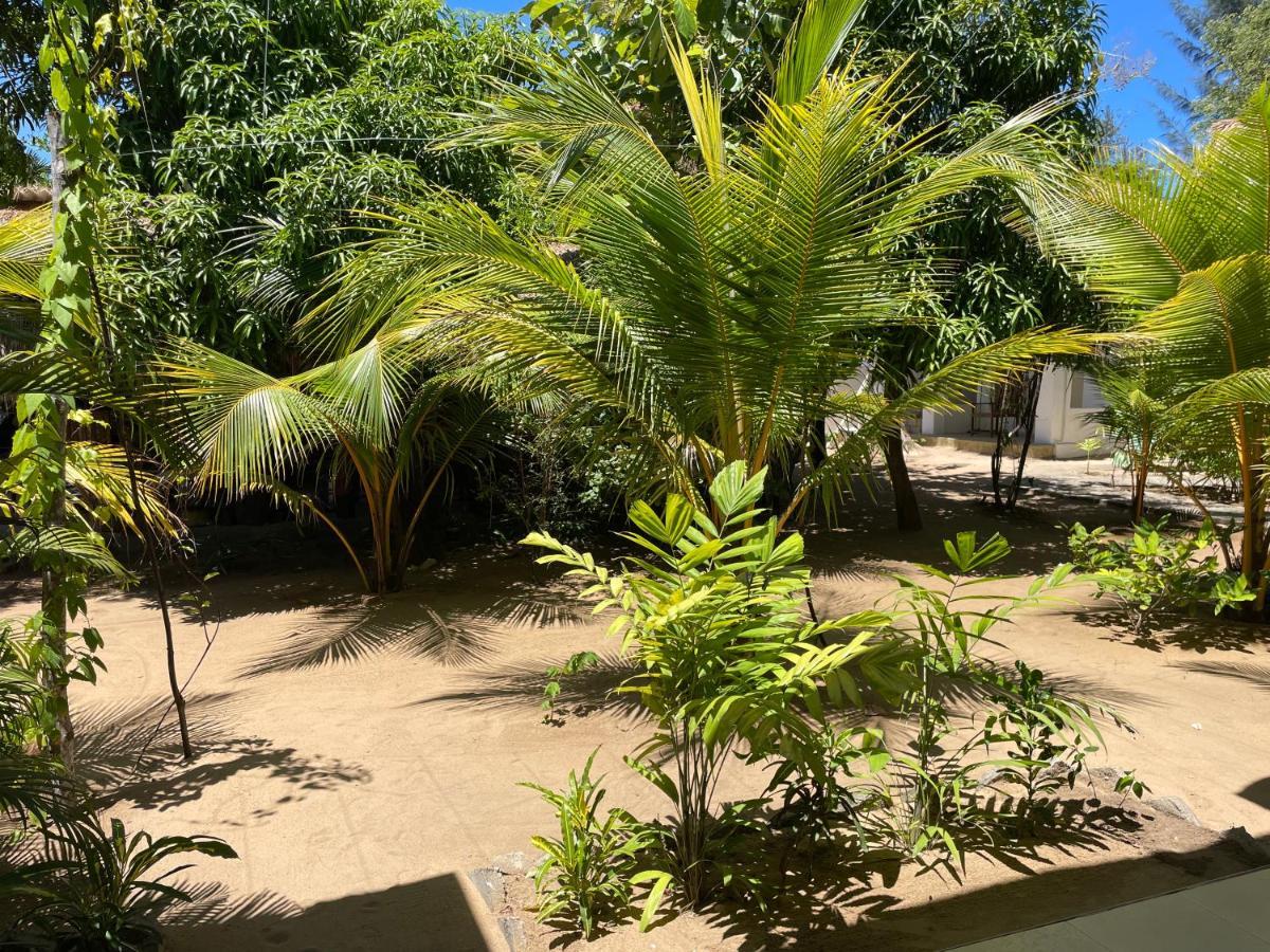 Banana Surf House Hotel Arugam Bay Exterior photo